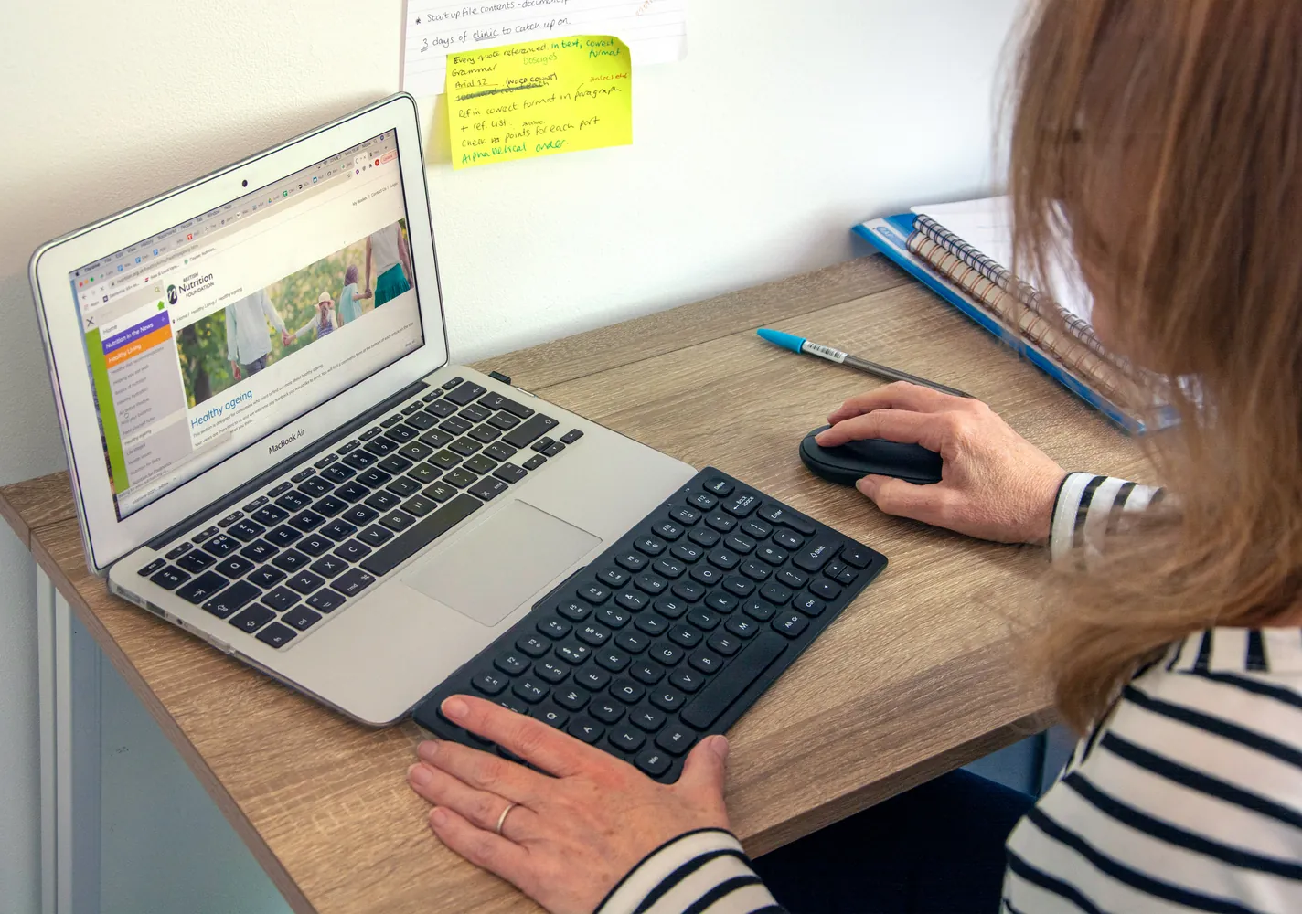Developing a Mindful Online Learning Experience for Improved Academic Performance